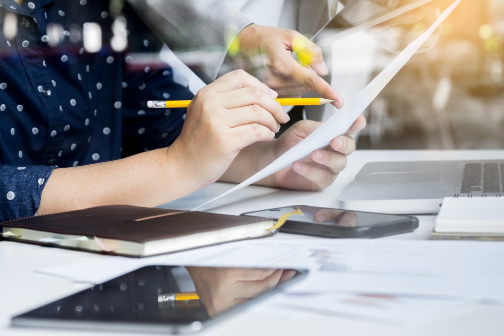 Grado en ADE/Finanzas o Máster en Contabilidad Superior y Auditoría de Cuentas